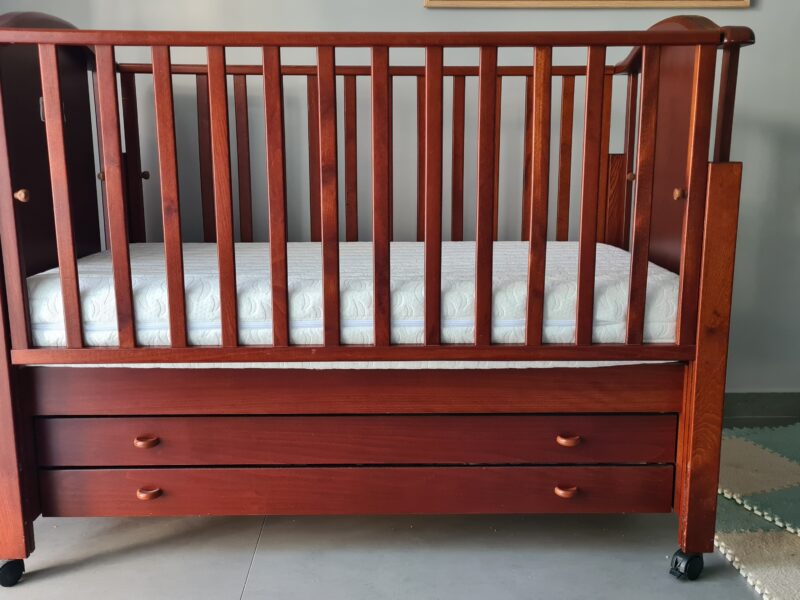 Βρεφικό Κρεβάτι Licno με στρώμα